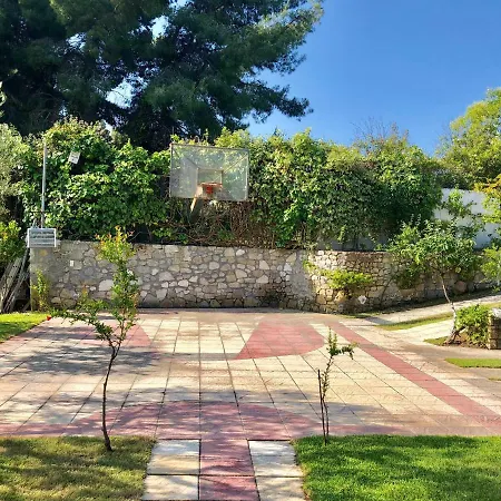 Maira Villa